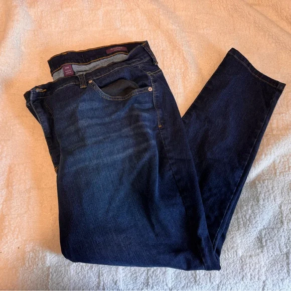 Women's Classic Dark Blue Straight Jeans - Picture 1 of 4